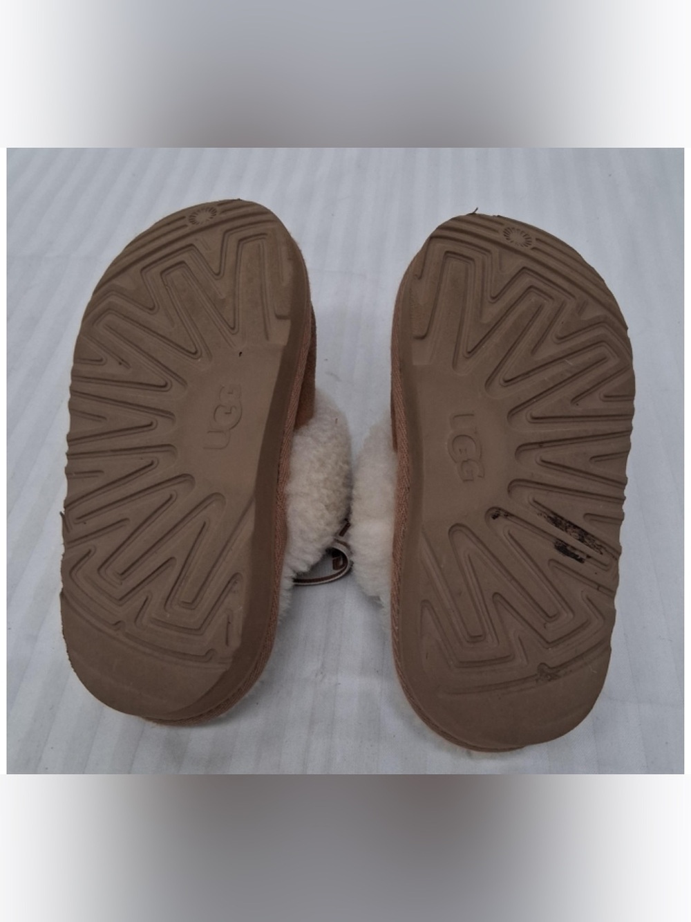 UGG Women's Chestnut Suede Shearling-Lined Mule with Cream Fur - Picture 4 of 4